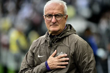 Corinthians de Dorival: Três jogos sem tomar gol e novas opções defensivas Corinthians de Dorival: Três jogos sem tomar gol e novas opções defensivas