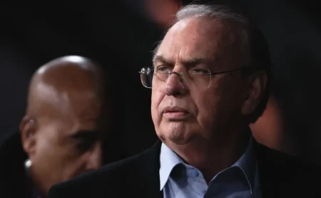 Corinthians dispensa 16 profissionais da base sob gestão de Osmar Stabile