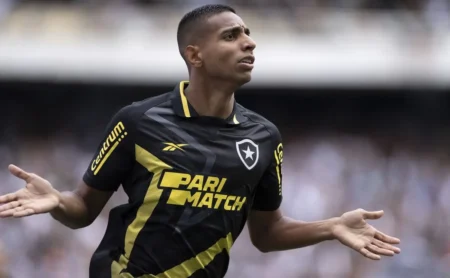 Corinthians retoma o interesse em Victor Sá e o coloca no radar para 2026 após novela antiga