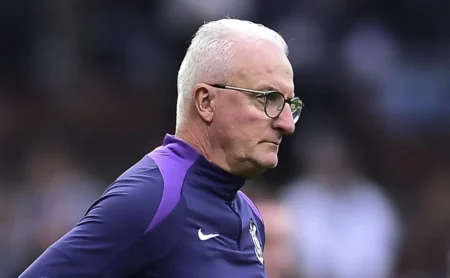 Corinthians empata com Botafogo após oscilações com mudanças de Dorival Júnior