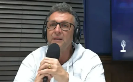 Craque Neto critica Neymar e Tite após vitória da Seleção Brasileira: Pior treinador da história Craque Neto critica Neymar e Tite após vitória da Seleção Brasileira: "Pior treinador da história"