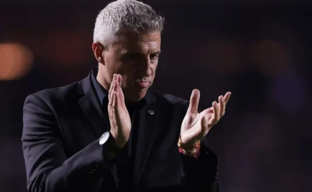 Crespo: A arte de sofrer e vencer do São Paulo contra o Vasco em São Januário