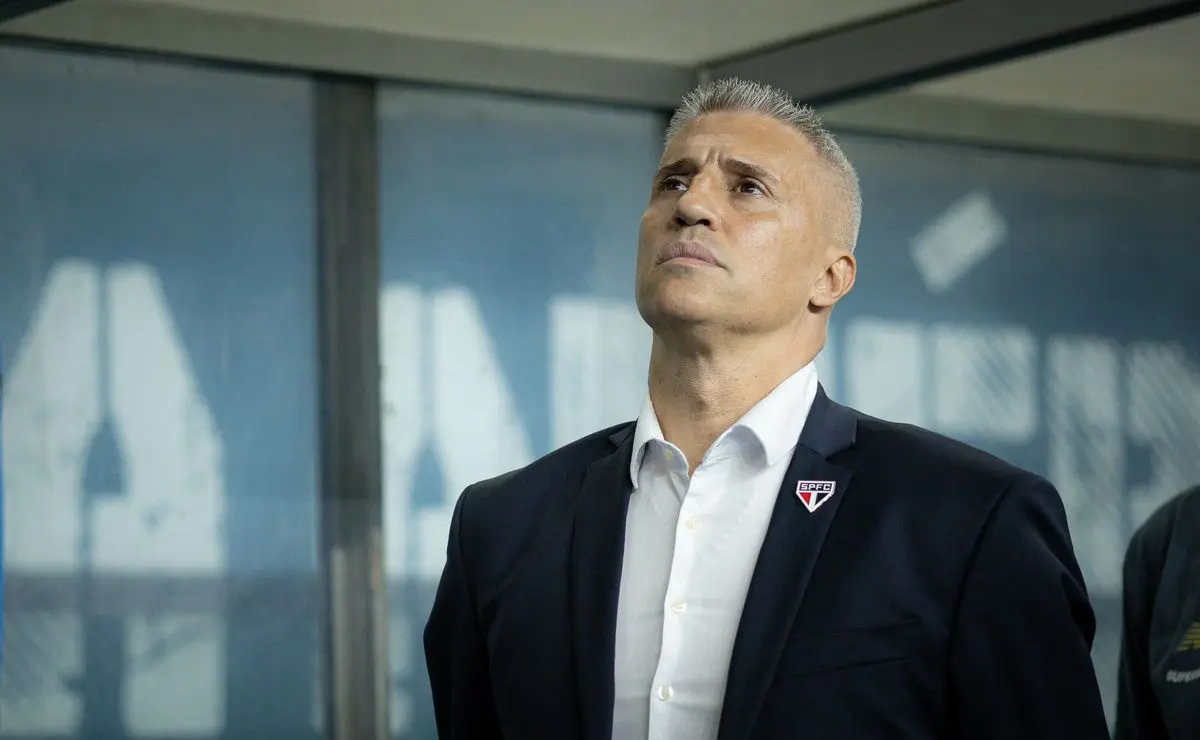Crespo considera confronto com Flamengo crucial para o São Paulo na briga pela Libertadores Crespo considera confronto com Flamengo crucial para o São Paulo na briga pela Libertadores