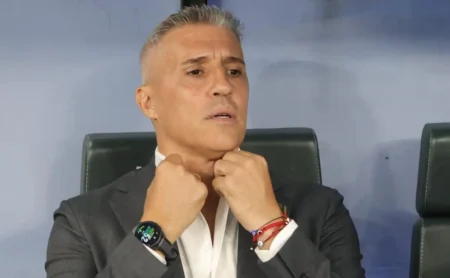 Crespo exalta ataque do Vasco e revela estratégia para neutralizar Rayan: “impecáveis”