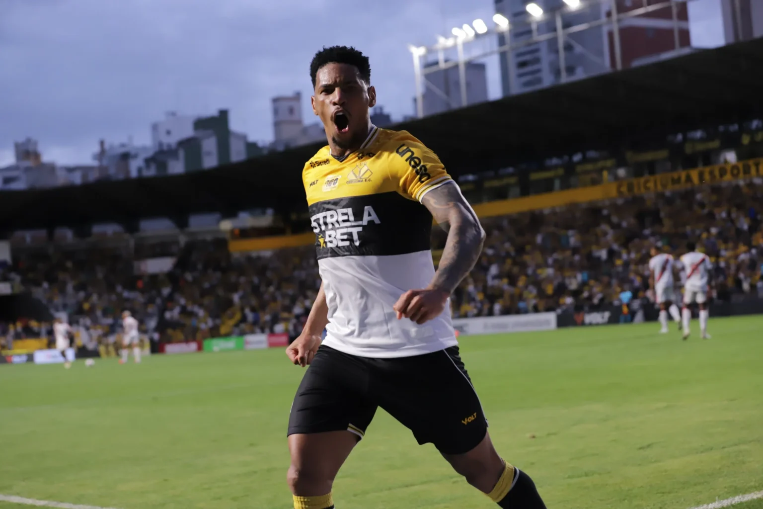 Criciúma, a dois jogos do fim, amplia possibilidades de retorno à Série A