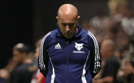 Cruzeiro Empata com Ceará e Perde Oportunidade de Ultrapassar Palmeiras no Brasileirão Cruzeiro Empata com Ceará e Perde Oportunidade de Ultrapassar Palmeiras no Brasileirão