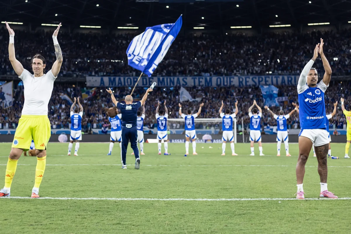 Cruzeiro Retoma Essência da Temporada e Nocauteia Vitória em Partida de Armadilhas