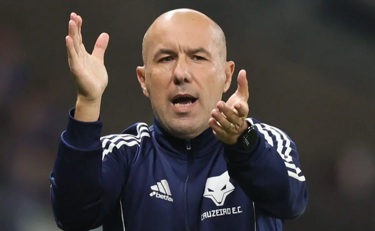 Cruzeiro recebe resposta negativa por Luis Eduardo e Leonardo Jardim aprova contratação Cruzeiro recebe resposta negativa por Luis Eduardo e Leonardo Jardim aprova contratação