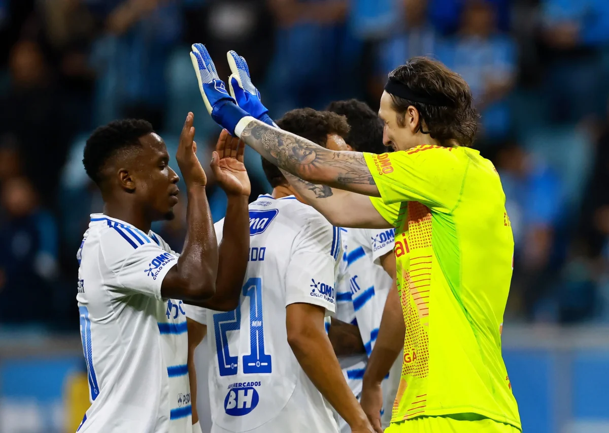 Cássio: "Cruzeiro pode disputar título se não tropeçar"