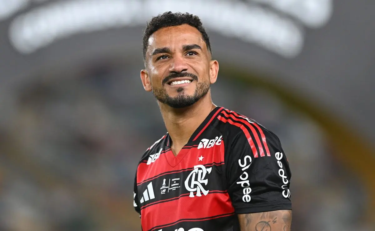 Danilo: A Dor Pela Perda da Tia Um Dia Antes da Glória na Libertadores com o Flamengo Danilo: A Dor Pela Perda da Tia Um Dia Antes da Glória na Libertadores com o Flamengo