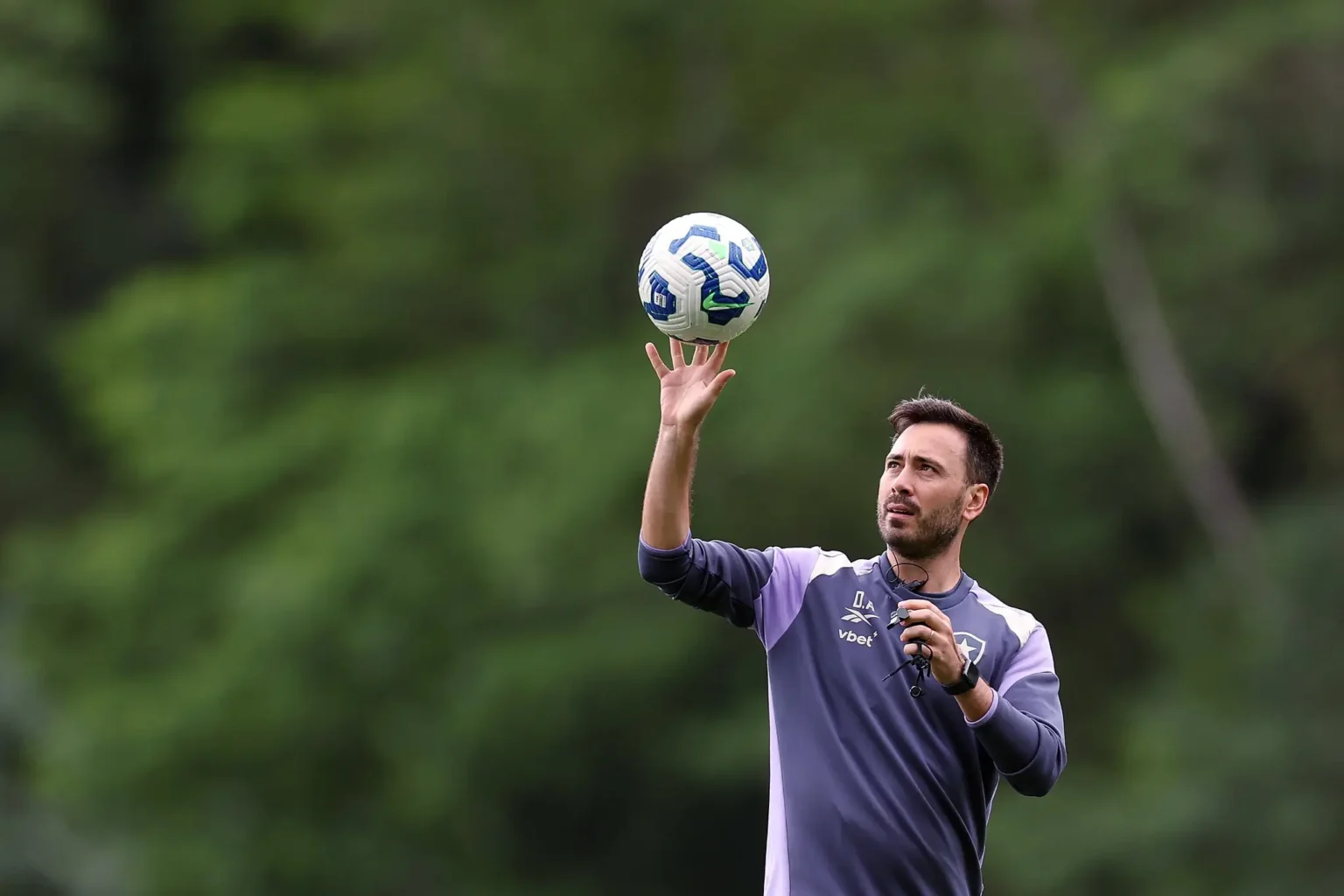 Davide repete escalação inédita no Botafogo após 26 jogos e 28 partidas disputadas