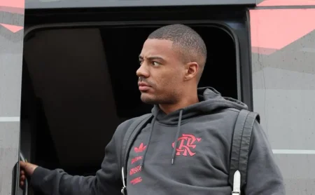 De La Cruz Ignora Críticas, Assume Responsabilidade e Confirma Permanência no Flamengo De La Cruz Ignora Críticas, Assume Responsabilidade e Confirma Permanência no Flamengo