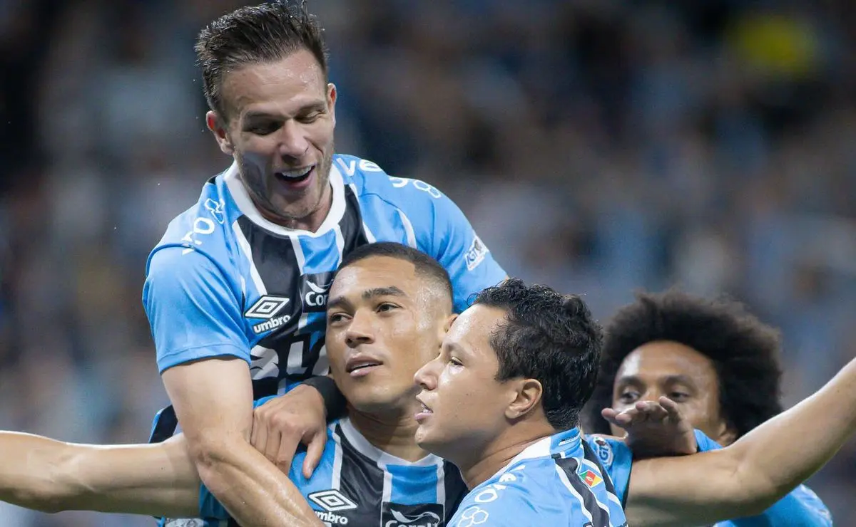 Desempenho e Notas: Individualidades no Confronto entre Grêmio e Palmeiras pelo Brasileirão Desempenho e Notas: Individualidades no Confronto entre Grêmio e Palmeiras pelo Brasileirão