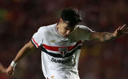 Dinenno em Avançadas Negociações com o Deportivo Cali, Sinalizando Saída do São Paulo Dinenno em Avançadas Negociações com o Deportivo Cali, Sinalizando Saída do São Paulo