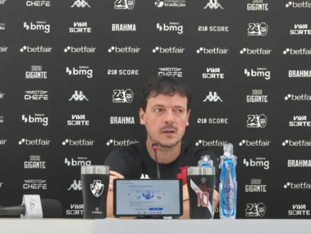 Diniz assume responsabilidade pela derrota do Vasco em "vitória inquestionável" do Botafogo