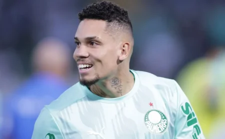 Diretor do Palmeiras: Atualização sobre Paulinho e Previsão de Retorno