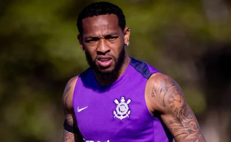 Diretoria em fúria: Martínez enfrenta punição interna após expulsão