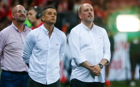 Dirigentes do Internacional: Suspense na reta final do Brasileirão após denúncia do STJD Dirigentes do Internacional: Suspense na reta final do Brasileirão após denúncia do STJD