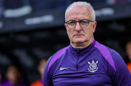 Dorival Júnior reconhece possibilidade de o Corinthians não contratar reforços em 2026: Conviver com a realidade Dorival Júnior reconhece possibilidade de o Corinthians não contratar reforços em 2026: "Conviver com a realidade"
