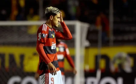 Elenco do Flamengo busca triunfo no Fla-Flu em homenagem a Pedro após lesão na coxa Elenco do Flamengo busca triunfo no Fla-Flu em homenagem a Pedro após lesão na coxa