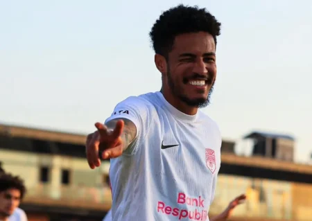 Ex-jogador do Fluminense alcança marco de 300 gols na história do Sabah: "Especial"