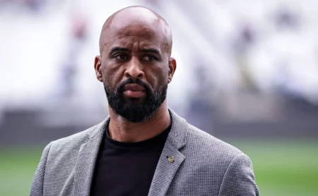 Fabinho Soldado Apresenta Lista de Reforços ao Corinthians, Mas Diretoria Demonstra Pouco Entusiasmo