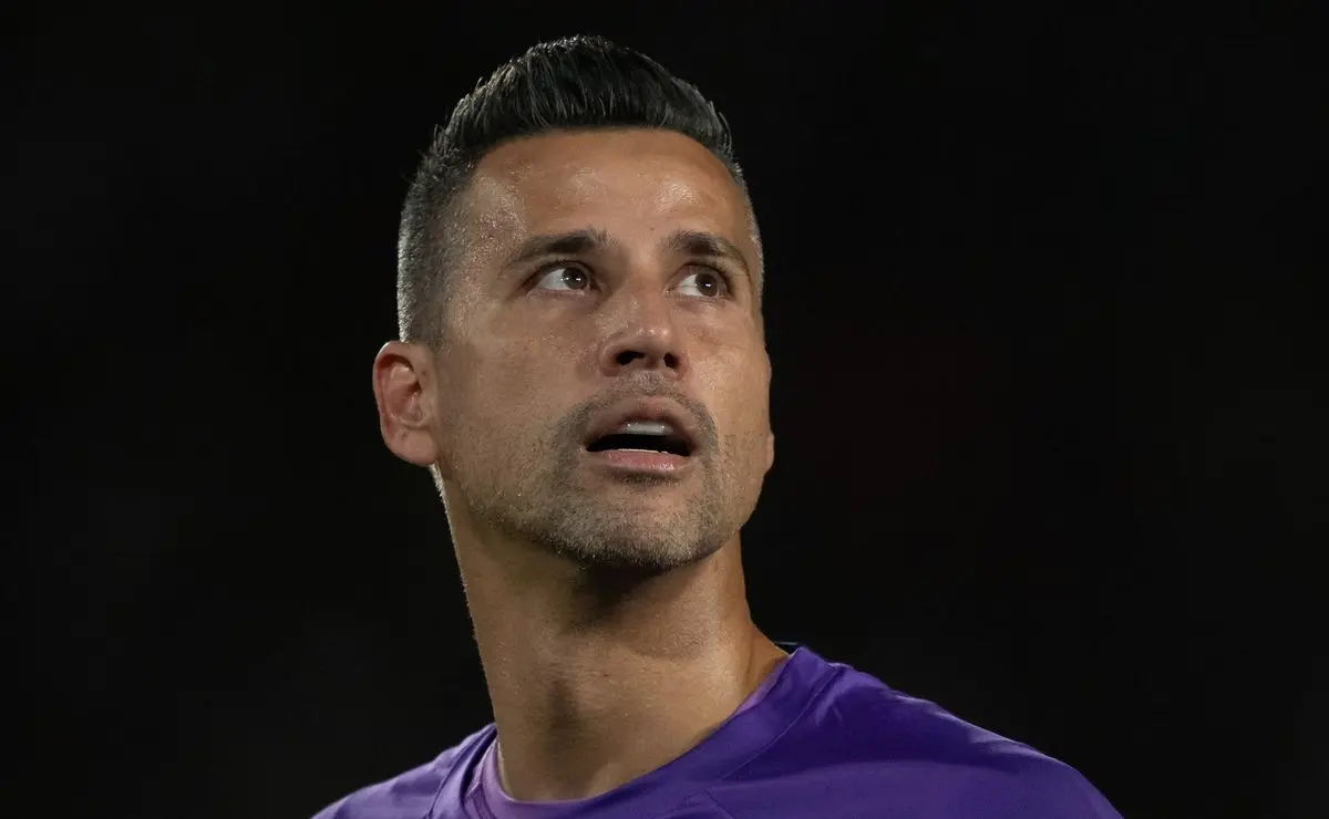 Fábio descarta retorno ao Cruzeiro e prevê aposentadoria: mais um ano de contrato com Fluminense Fábio descarta retorno ao Cruzeiro e prevê aposentadoria: "mais um ano de contrato com Fluminense"