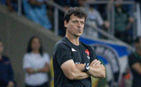 Fernando Diniz assume o jogo com o Vasco e alerta para a sequência de derrotas: Precisamos melhorar Fernando Diniz assume o jogo com o Vasco e alerta para a sequência de derrotas: "Precisamos melhorar"