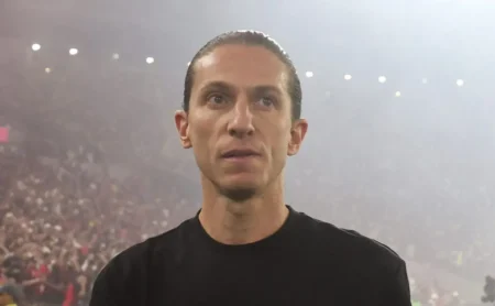 Filipe Luís questiona calendário de Palmeiras e Flamengo no Brasileirão e expressa preocupação com a final da Libertadores