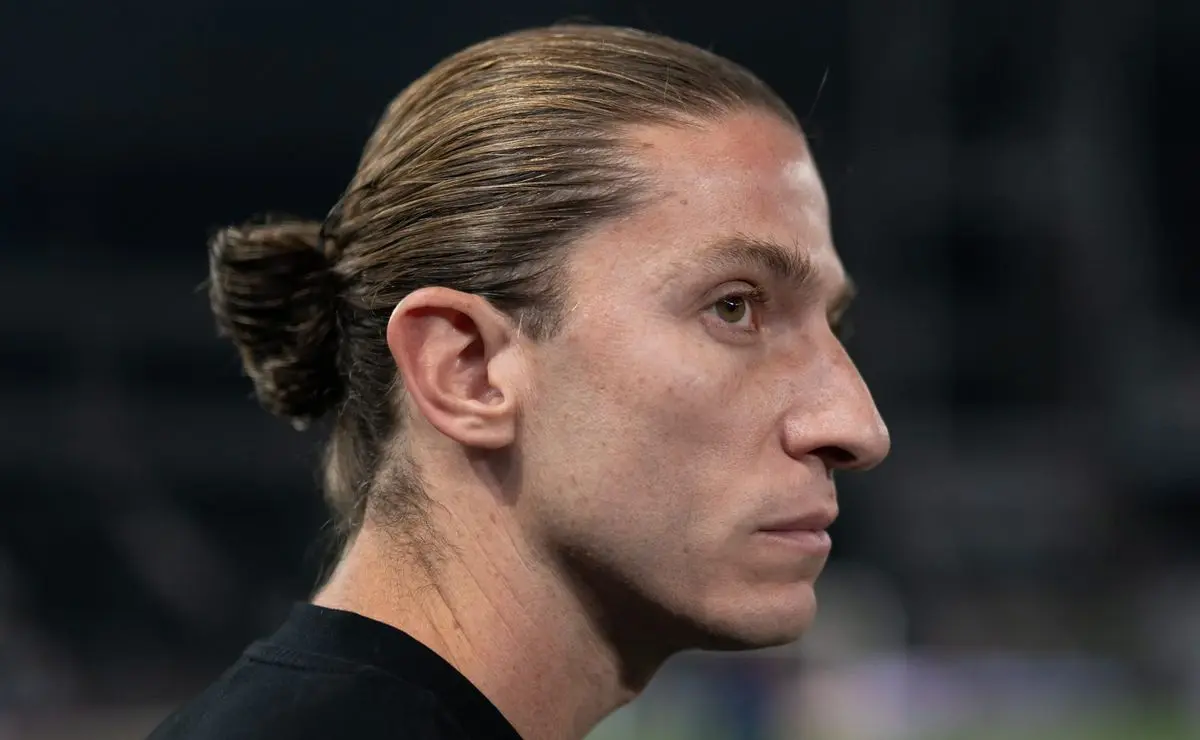 Filipe Luís: A pressão é deles após Flamengo assumir a liderança do Palmeiras Filipe Luís: "A pressão é deles" após Flamengo assumir a liderança do Palmeiras