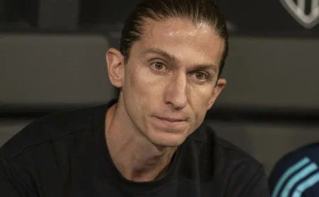 Filipe Luís: Todo jogo deixa um caminho para sanar falhas na final da Libertadores Filipe Luís: "Todo jogo deixa um caminho" para sanar falhas na final da Libertadores