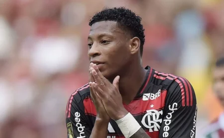 Filipe Luís define futuro de Plata no Flamengo e permanência é confirmada