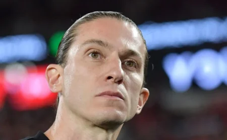 Flamengo Age Após ‘Não’ de Leila Pereira e Organiza Logística para Contratação de 5 Jogadores na Data FIFA Flamengo Age Após 'Não' de Leila Pereira e Organiza Logística para Contratação de 5 Jogadores na Data FIFA