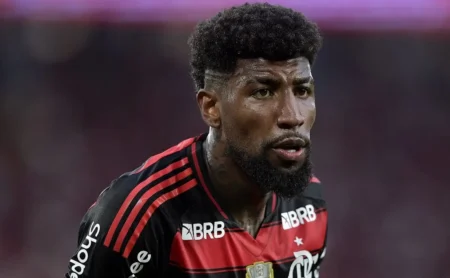 Flamengo: Ídolo Aponta Interferência Negativa de Royal e Alerta Sobre Desempenho Coletivo Flamengo: Ídolo Aponta Interferência Negativa de Royal e Alerta Sobre Desempenho Coletivo