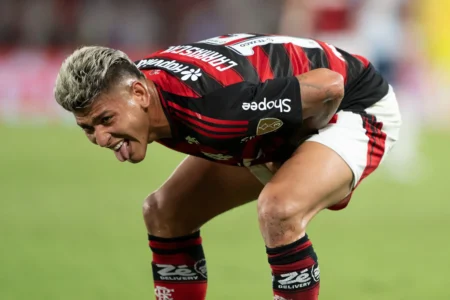 Flamengo: De la Cruz em alta, Carrascal surge como alternativa para Filipe Luís Flamengo: De la Cruz em alta, Carrascal surge como alternativa para Filipe Luís