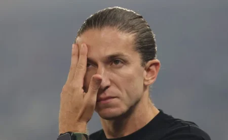 Flamengo e São Paulo: Seis Pendurados no Brasileirão Flamengo e São Paulo: Seis Pendurados no Brasileirão