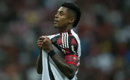 Flamengo lidera campanha como visitante no Brasileirão após triunfo no Recife.