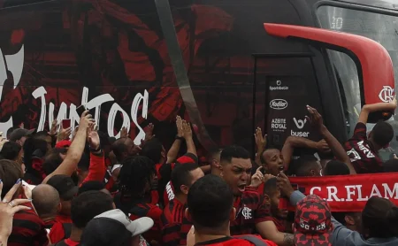 Flamengo mobiliza frota de cinco aviões para decisão da Libertadores contra o Palmeiras