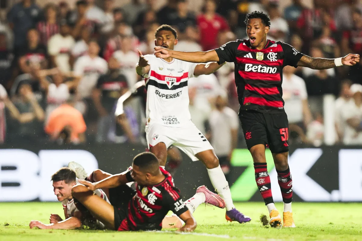 Flamengo: Postura Firme, Cobrança a Jogadores e Foco na Reta Final