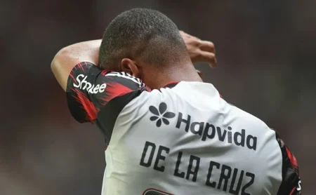 Flamengo planeja substituir De La Cruz em 2026 e sonda o mercado