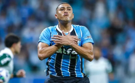 Fluminense Prioriza Everaldo e Recusa Carlos Vinícius do Grêmio