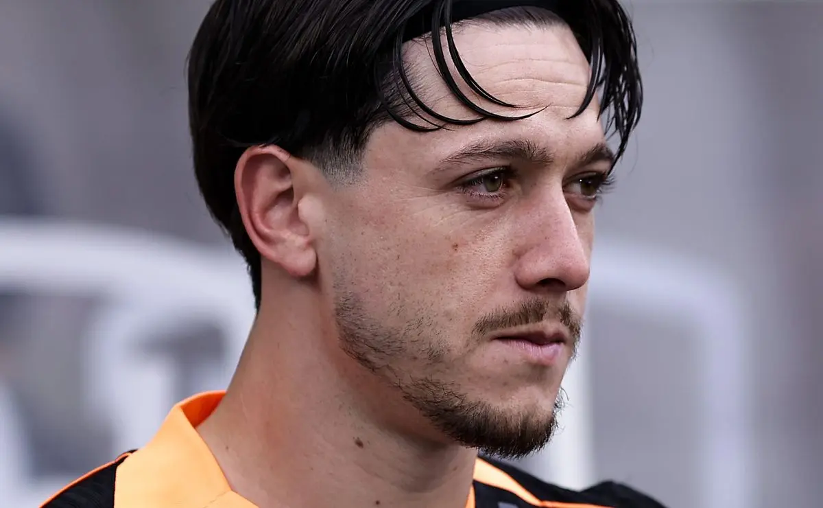 Garro em campo contra o São Paulo: reforços Hugo Souza e Carrillo são a esperança corintiana Garro em campo contra o São Paulo: reforços Hugo Souza e Carrillo são a esperança corintiana