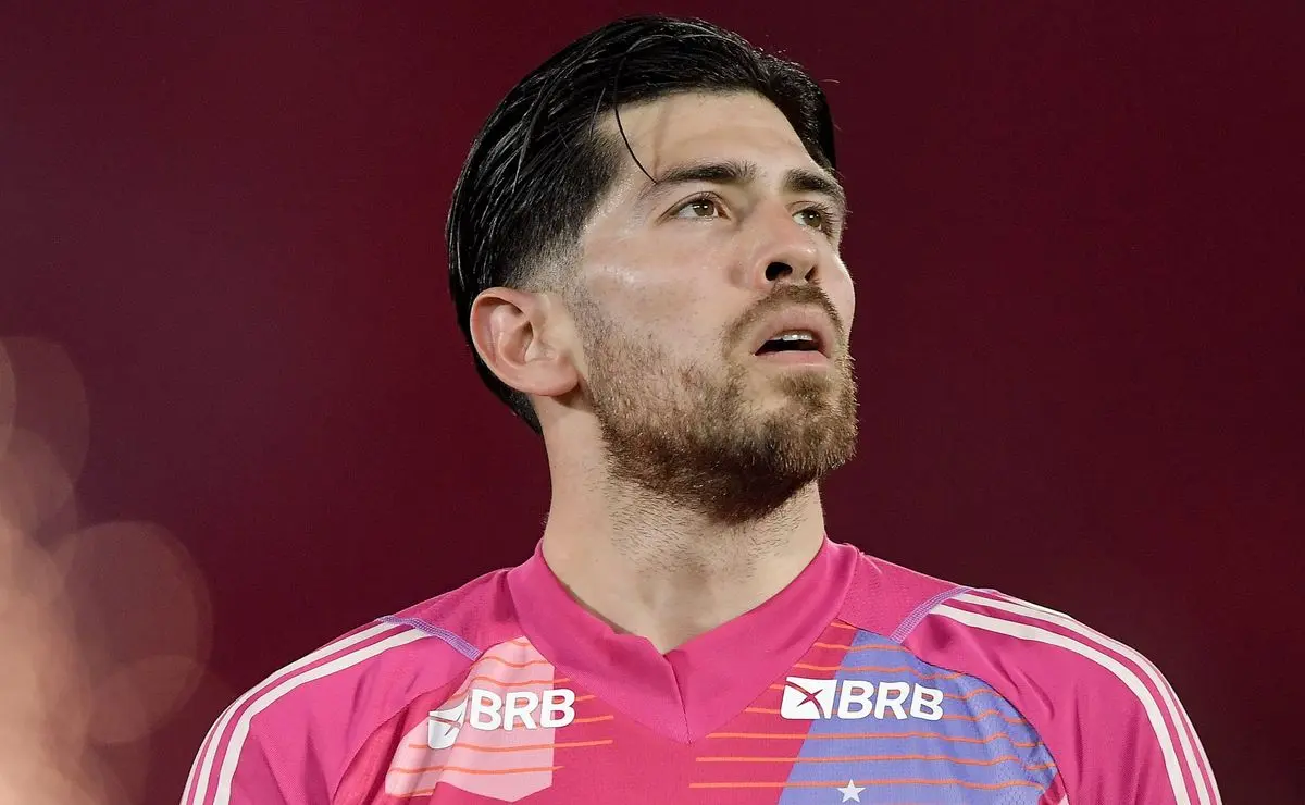 Grande Defesa de Rossi Evita Gol do Fluminense na Área Grande Defesa de Rossi Evita Gol do Fluminense na Área