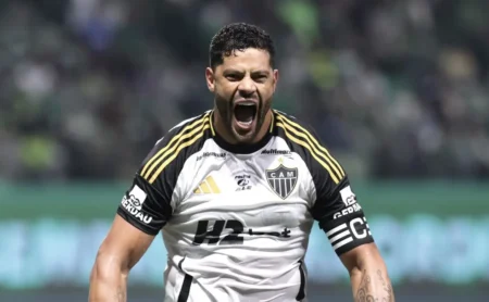 Grêmio avalia Hulk com cautela, mas demonstra interesse em possível negociação