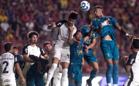 Grêmio avança em negociação por destaque da Série A; Derik Lacerda é aprovado Grêmio avança em negociação por destaque da Série A; Derik Lacerda é aprovado