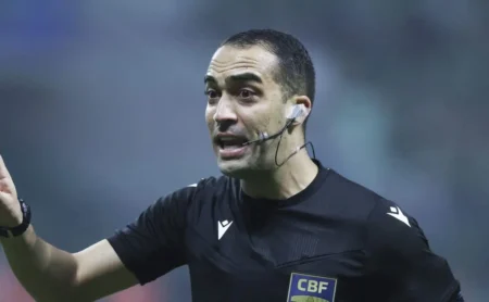 Grêmio Expõe Revolta e Sensação de Prejuízo no Brasileirão com Davi de Oliveira Lacerda Grêmio Expõe Revolta e Sensação de Prejuízo no Brasileirão com Davi de Oliveira Lacerda