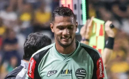 Grêmio: Possíveis 5 Desligamentos para 2026: Ronald, Adriel, Carballo, Arezo e Mayk Grêmio: Possíveis 5 Desligamentos para 2026: Ronald, Adriel, Carballo, Arezo e Mayk