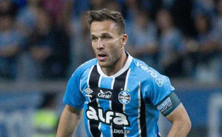 Grêmio poupa Arthur em decisão contra o Palmeiras