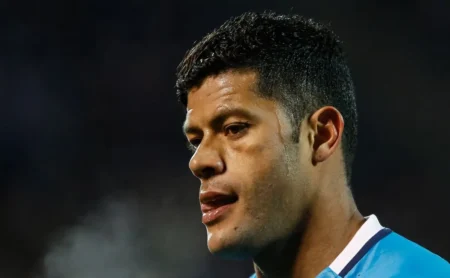 Grêmio propõe vultosa oferta de R$ 2 milhões e Hulk aceita projeto rumo ao contrato
