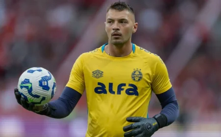 Grêmio: Torcida Elabora ‘Lista de Dispensa’ para 2026 com Gabriel Grando, Cristaldo, Edenilson e Outros 19 Jogadores Grêmio: Torcida Elabora ‘Lista de Dispensa’ para 2026 com Gabriel Grando, Cristaldo, Edenilson e Outros 19 Jogadores